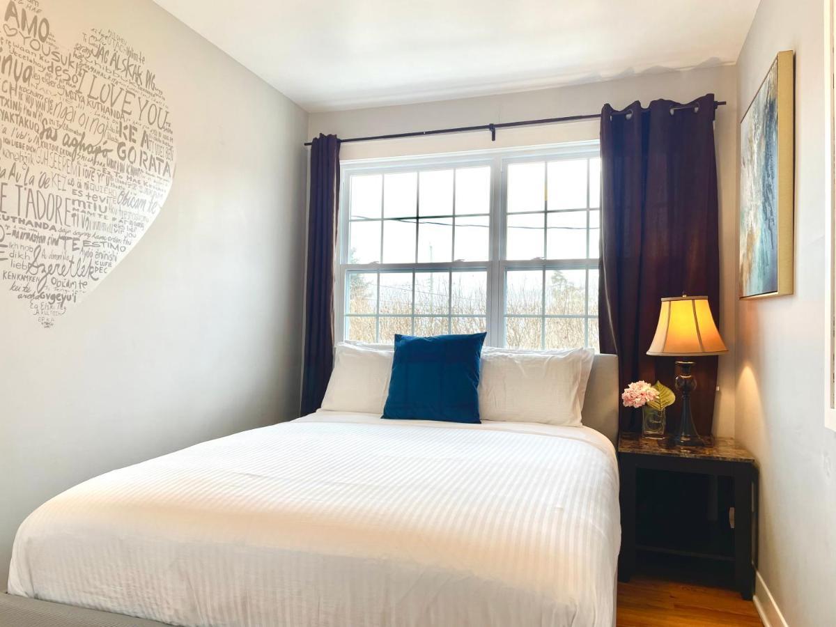 Spacious 3 Bedroom With Parking *
